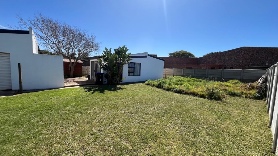 2 Bedroom Property for Sale in Paradise Beach Eastern Cape